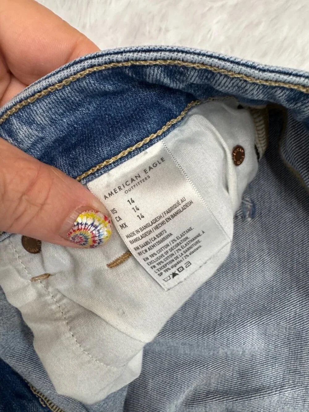 American Eagle Hi-Rise Shortie Distressed Denim Jean Shorts Classic Ripped 14 - Picture 3 of 7